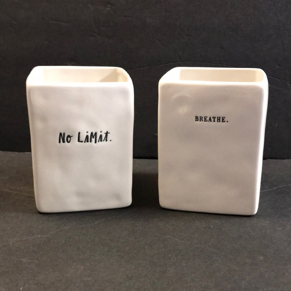 NWOT Rae Dunn cosmetic pencil holder